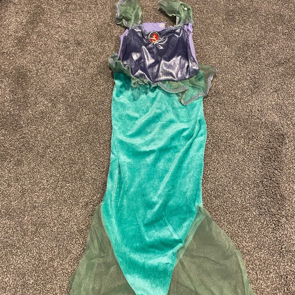 Disney Ariel costume size 4-6X and tiara